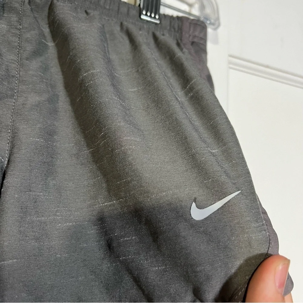 Nike Dri Fit Girls Shorts Dark Gray Size Medium